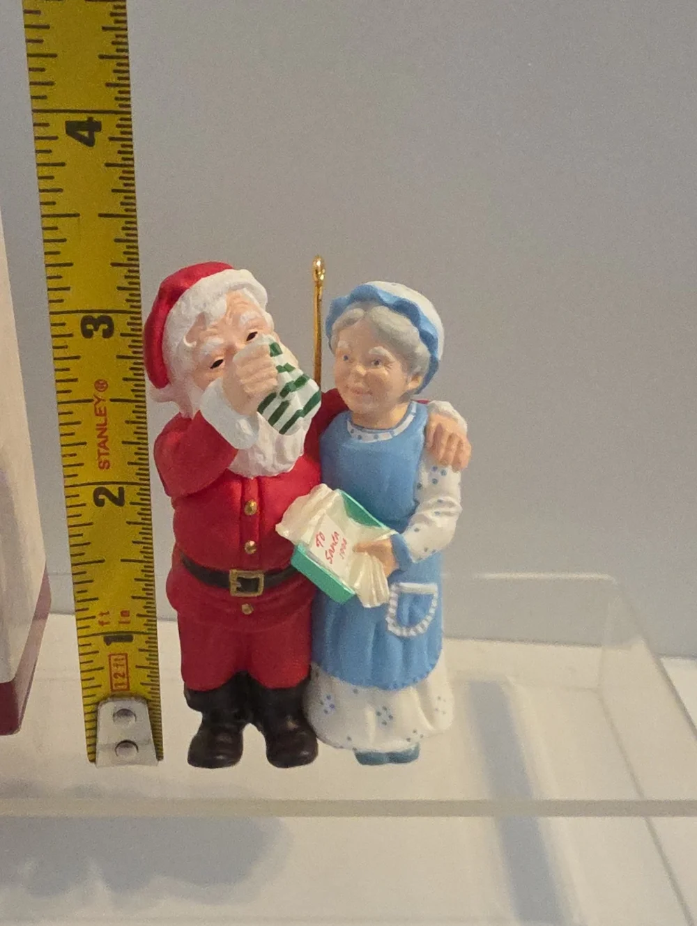 Vintage 1994 Hallmark Keepsake A Handwarming Present Mr & Mrs Claus Ornament